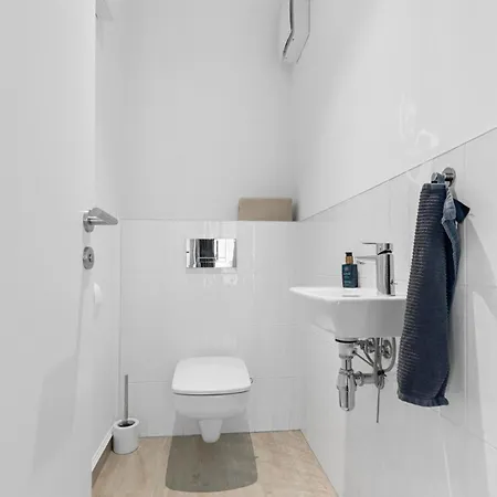 Apartment Stylish Urban Apartment-garden&parking&ac Pressburg