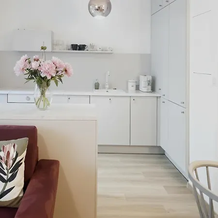 Stylish Urban Apartment-garden&parking&ac Apartment