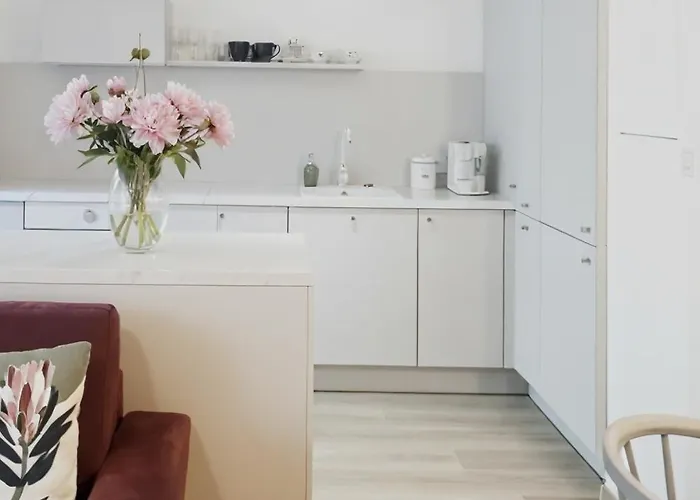 Stylish Urban Apartment-garden&parking&ac Apartment