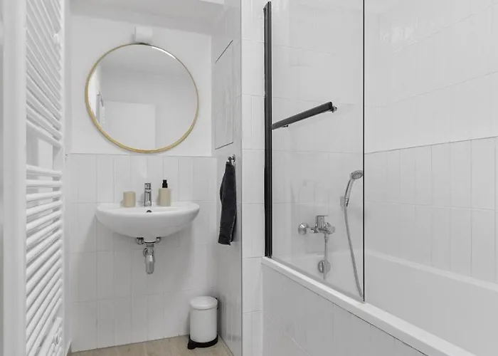 Stylish Urban Apartment-garden&parking&ac * 브라티슬라바